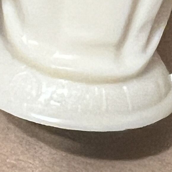 Vintage White Bishop E.S. Lowe Plastic Chess Piece 1 Replacement Part ONLY READ - Picture 9 of 12